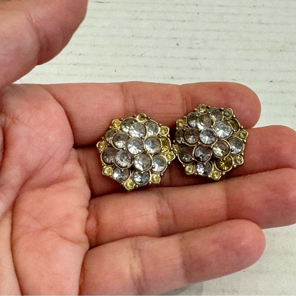 J Crew Vintage Clear Light Yellow Rhinestone 1” Stud Pierced Earrings Gold Tone